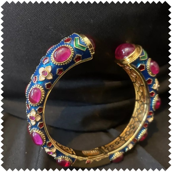 18kt Yellow Gold Ruby Blue Clasp Bracelet - Picture 1 of 3